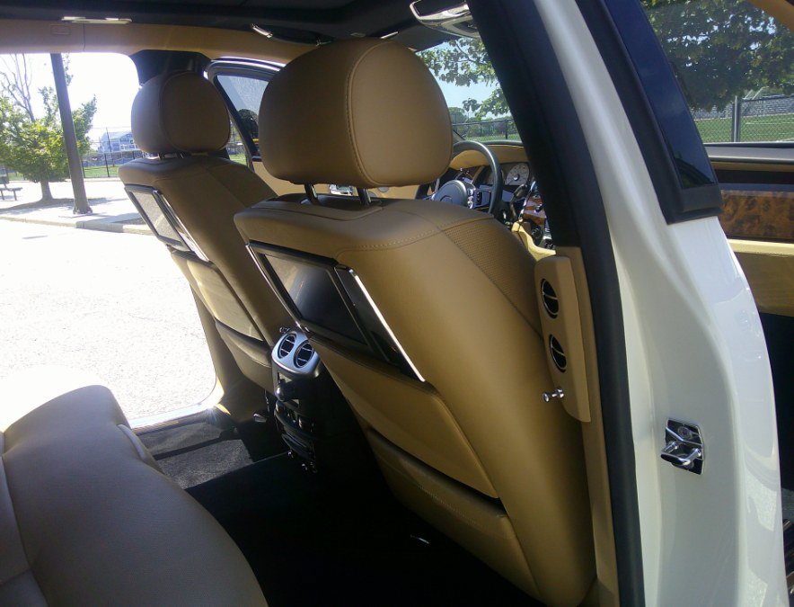 Used 2013 Rolls-Royce Ghost RWD image 96