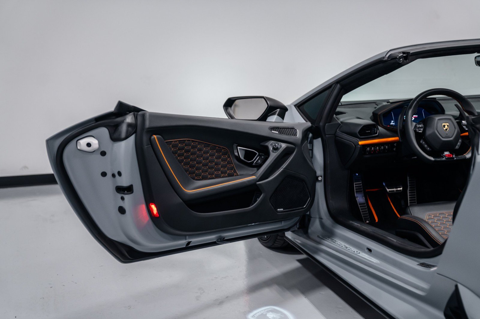 Used 2024 Lamborghini Huracan EVO AWD/4WD image 38