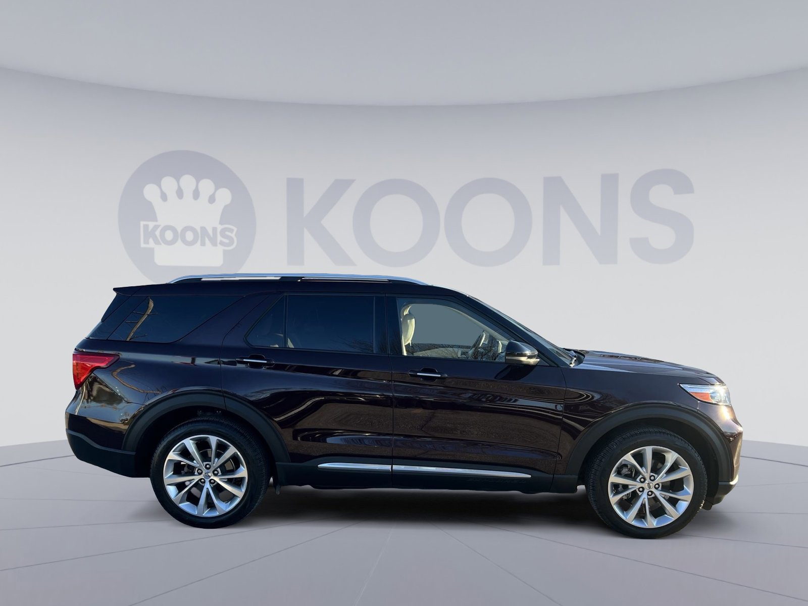 Used 2023 Ford Explorer Platinum w/ Technology Package image 8