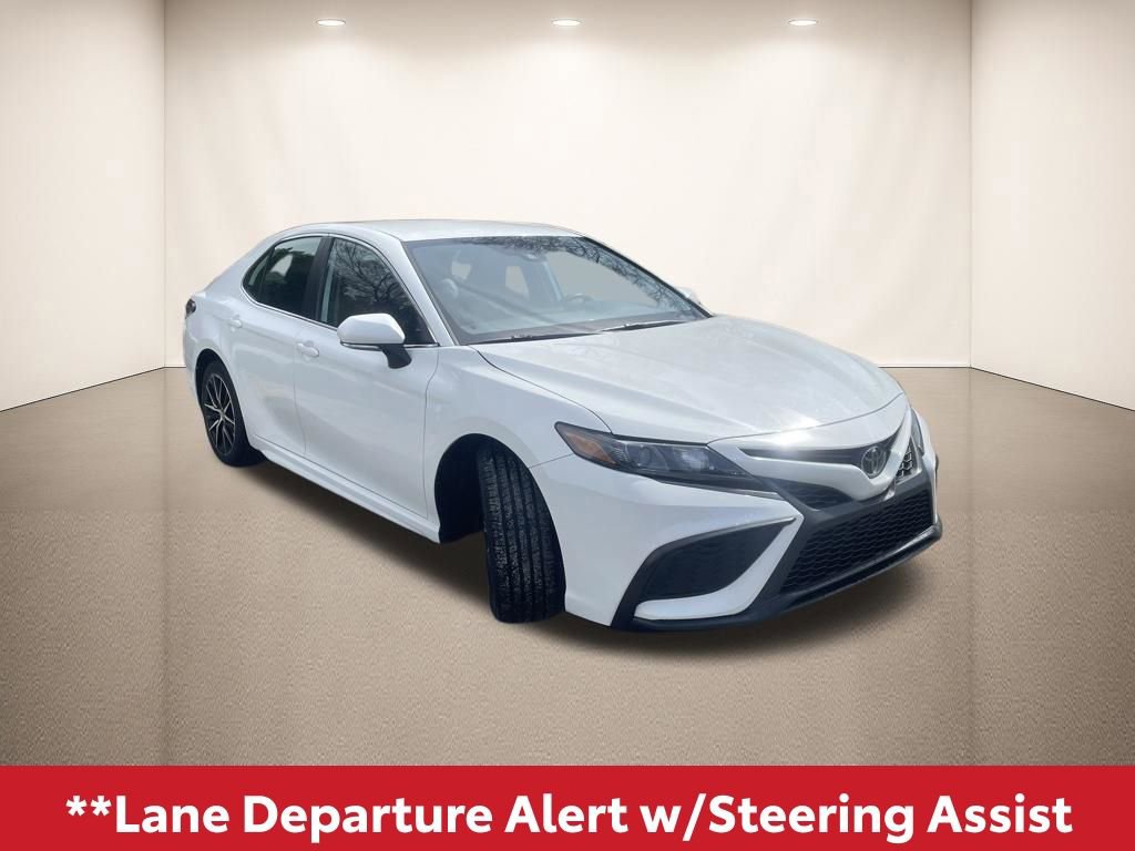 Used 2024 Toyota Camry SE FWD image 9