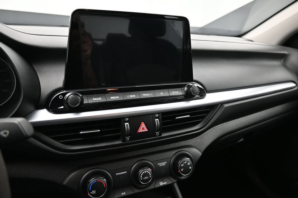 Used 2023 Kia Forte LXS w/ LXS Technology Package FWD image 14