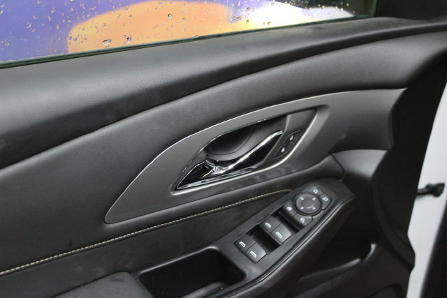 Used 2023 Chevrolet Traverse LT AWD/4WD image 13