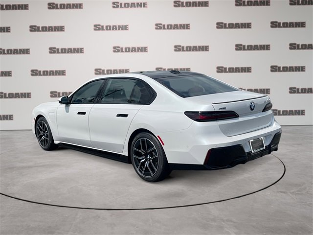 New 2026 BMW 750e xDrive image 3