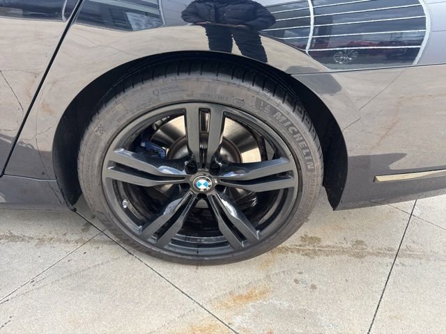 Used 2021 BMW 750i xDrive w/ M Sport Package image 12