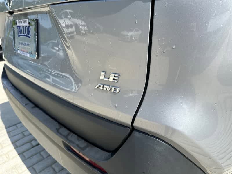 Used 2022 Toyota RAV4 LE AWD/4WD image 7