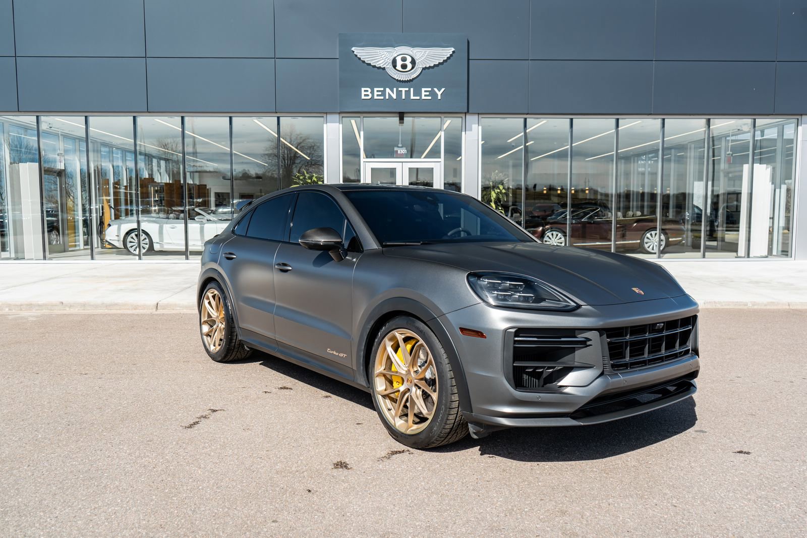 Used 2024 Porsche Cayenne Turbo GT AWD/4WD image 18
