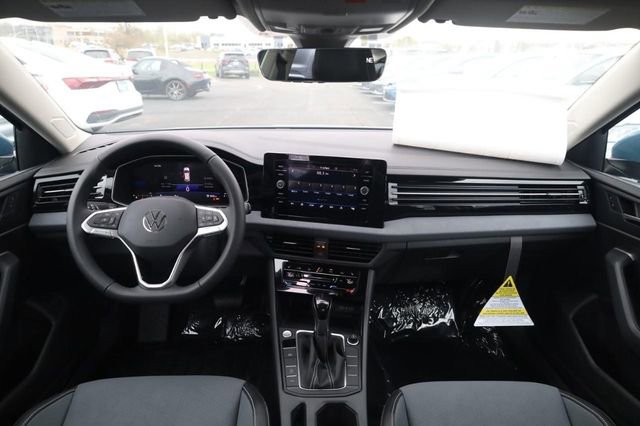 New 2026 Volkswagen Jetta SE image 6