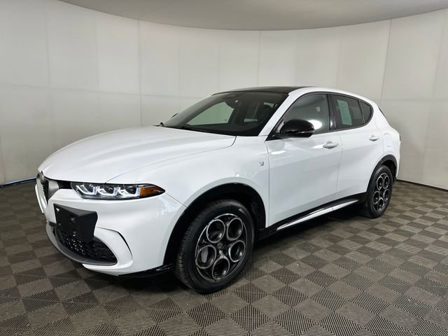 Used 2024 Alfa Romeo Tonale Ti w/ Premium Interior Package image 7