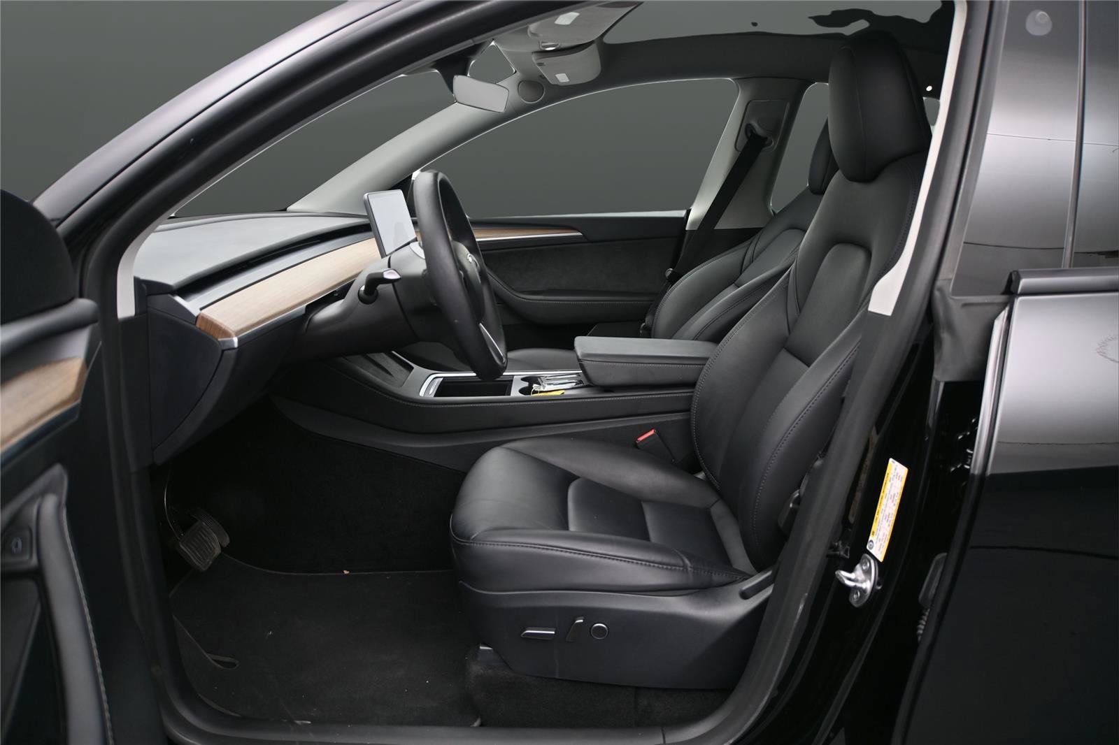 Used 2024 Tesla Model Y 2WD image 6