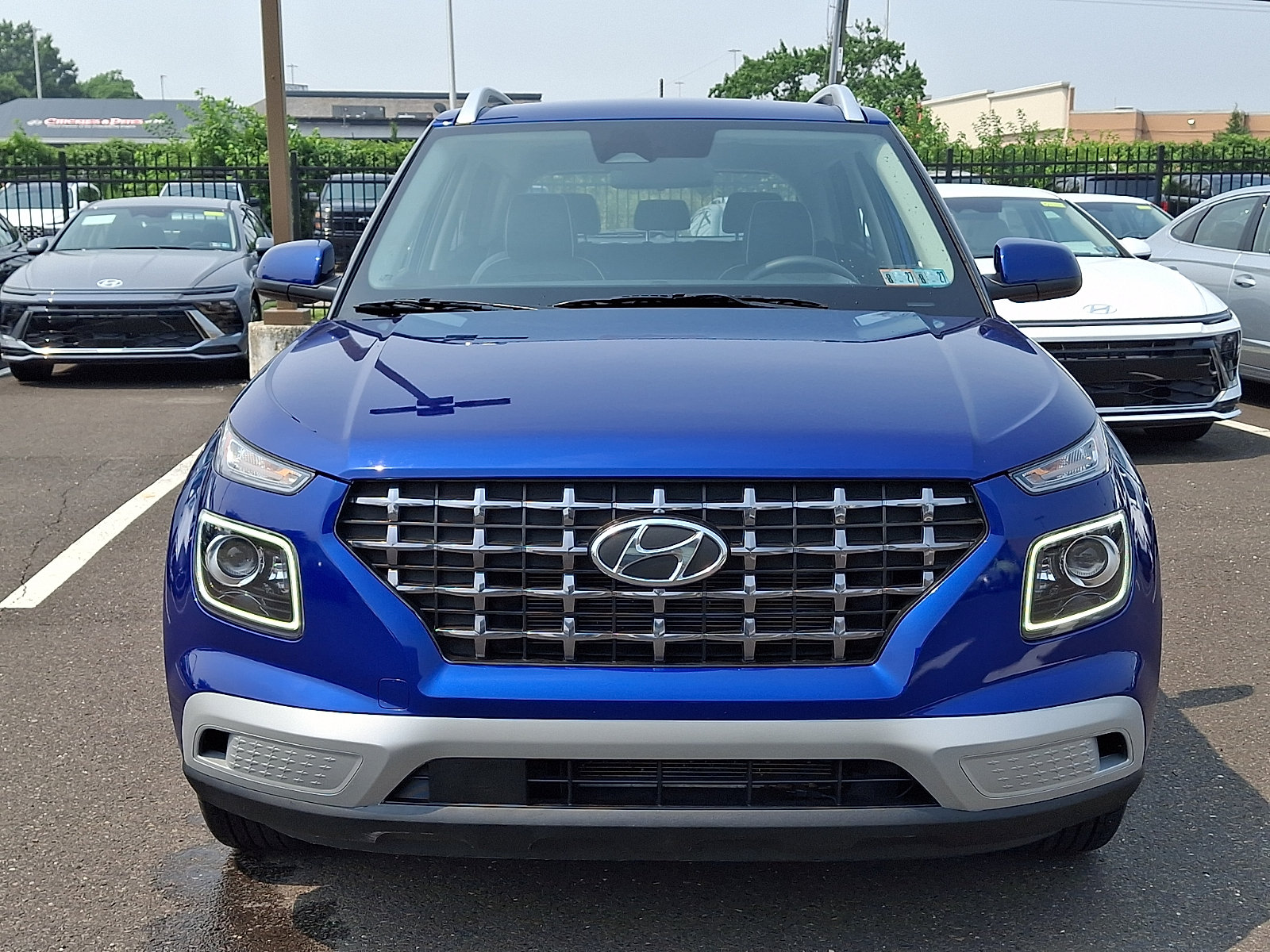 Certified 2023 Hyundai Venue Limited FWD image 2