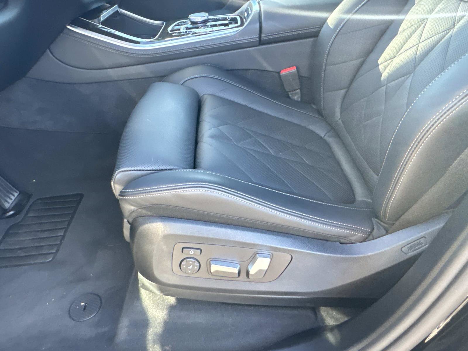 Used 2025 BMW X5 xDrive50e w/ Parking Assistance Package image 19