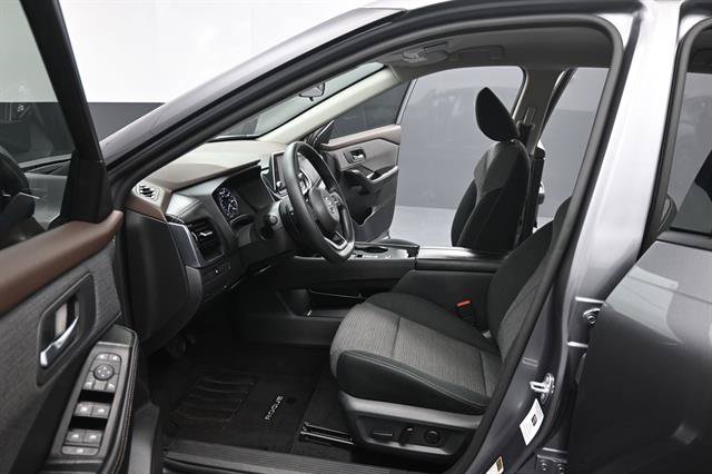 Used 2021 Nissan Rogue SV FWD image 14