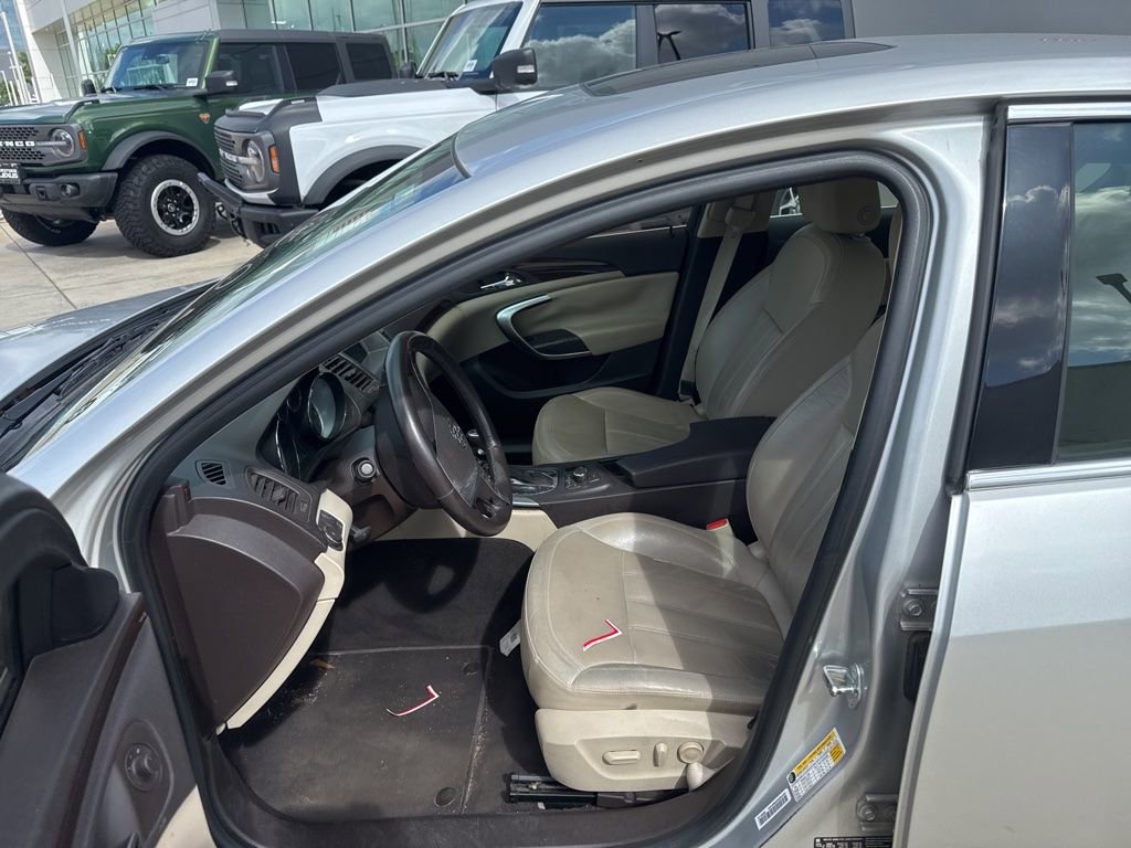 Used 2011 Buick Regal CXL Turbo w/ TO7 Preferred Equipment Group FWD image 3