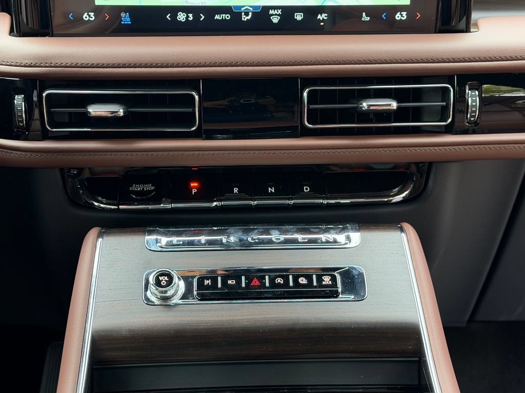 New 2026 Lincoln Aviator Reserve AWD/4WD image 13