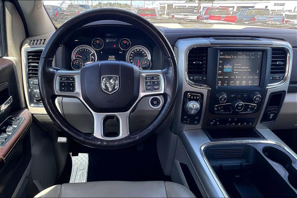 Used 2017 RAM 1500 Laramie w/ Convenience Group AWD/4WD image 8