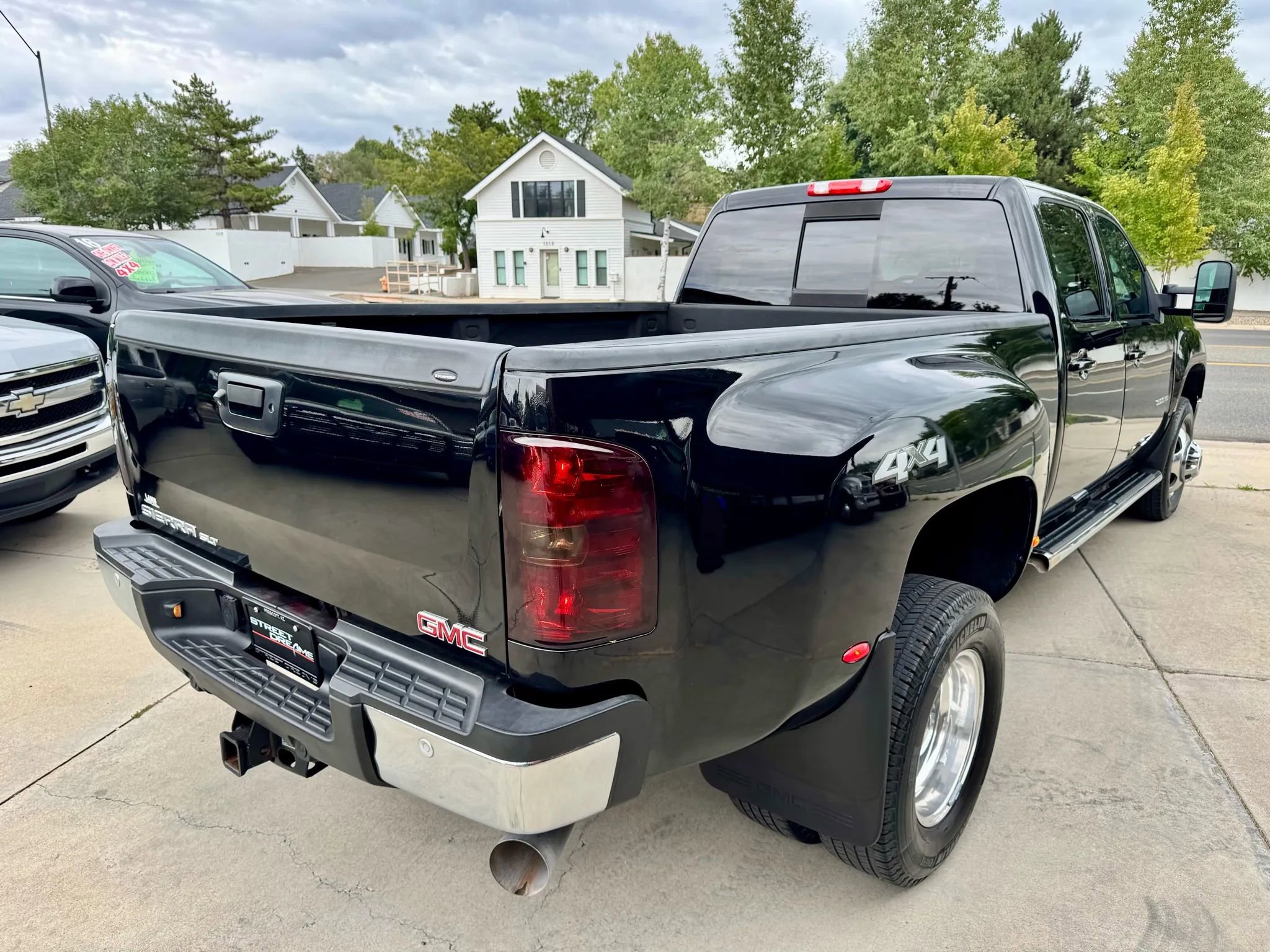 Used 2012 GMC Sierra 3500 SLT w/ SLT Convenience Package image 5