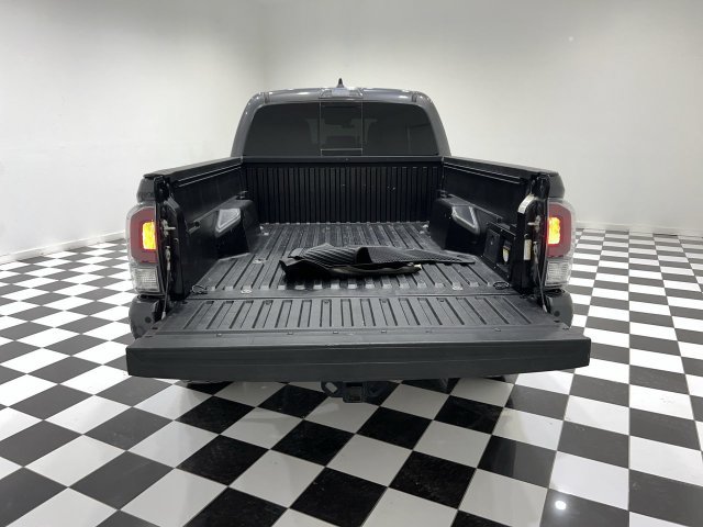 Used 2020 Toyota Tacoma TRD Off-Road w/ Technology Package AWD/4WD image 22