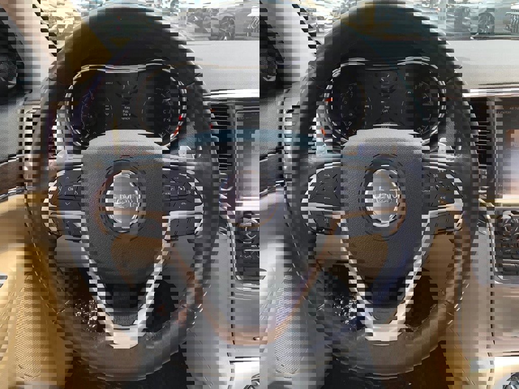 Used 2015 Jeep Grand Cherokee Limited image 19