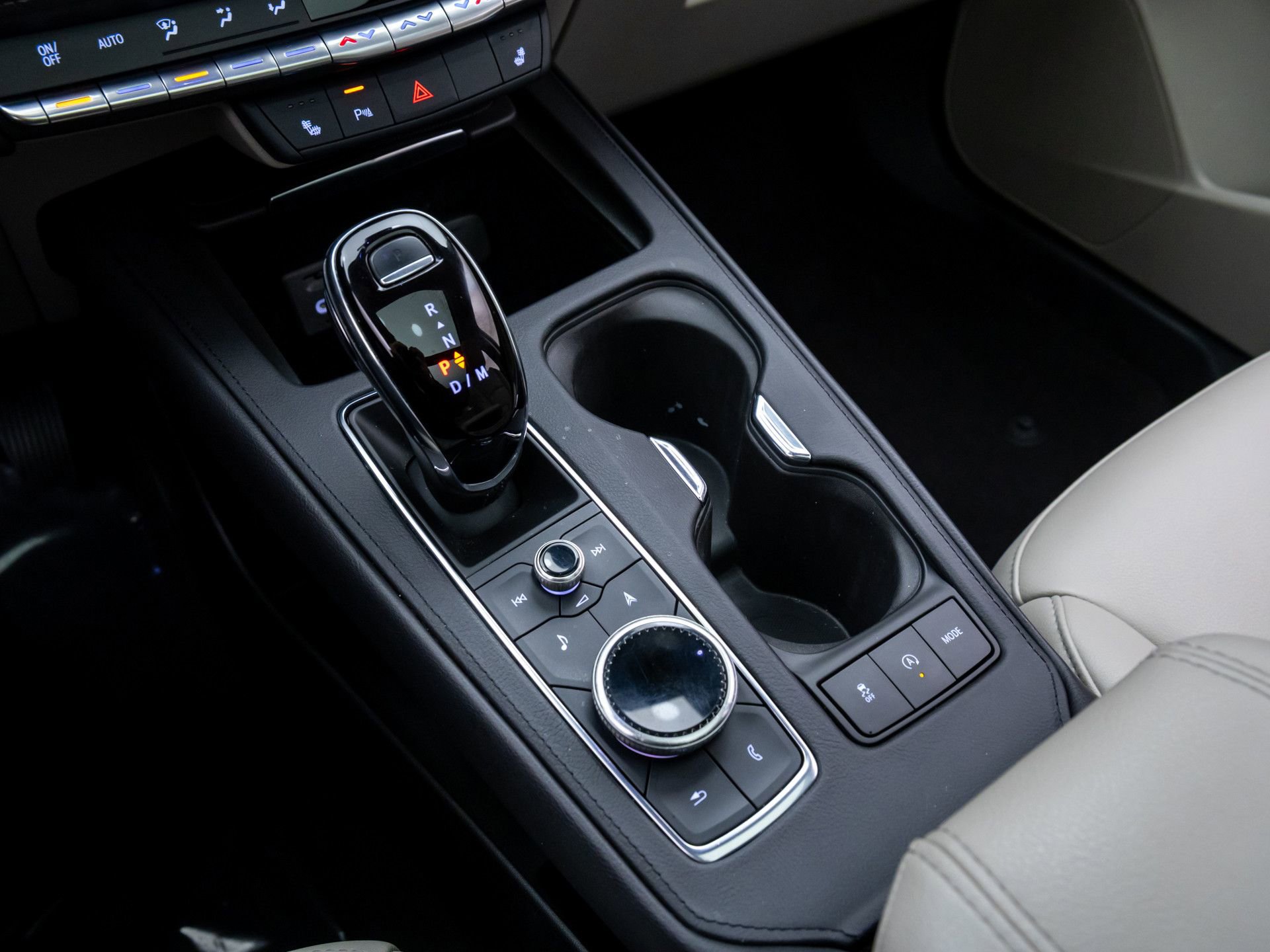 Certified 2023 Cadillac XT4 Luxury w/ Cold Weather Package image 31