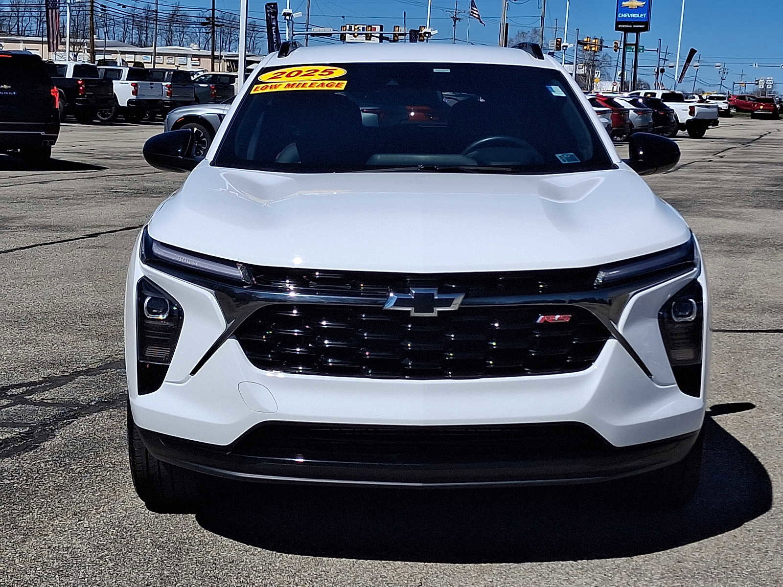 Used 2025 Chevrolet Trax RS w/ Driver Confidence Package image 3