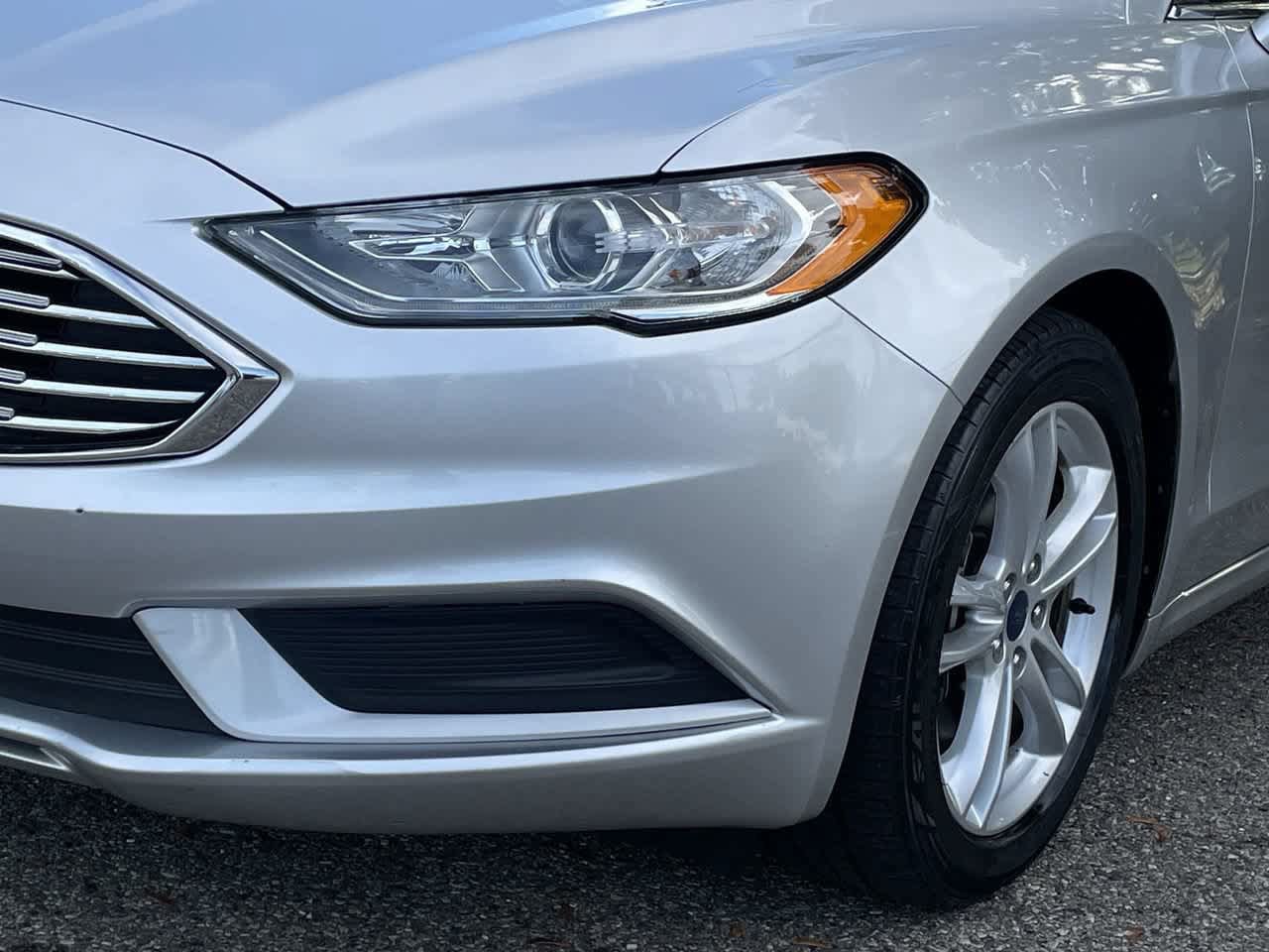Used 2018 Ford Fusion SE FWD image 31