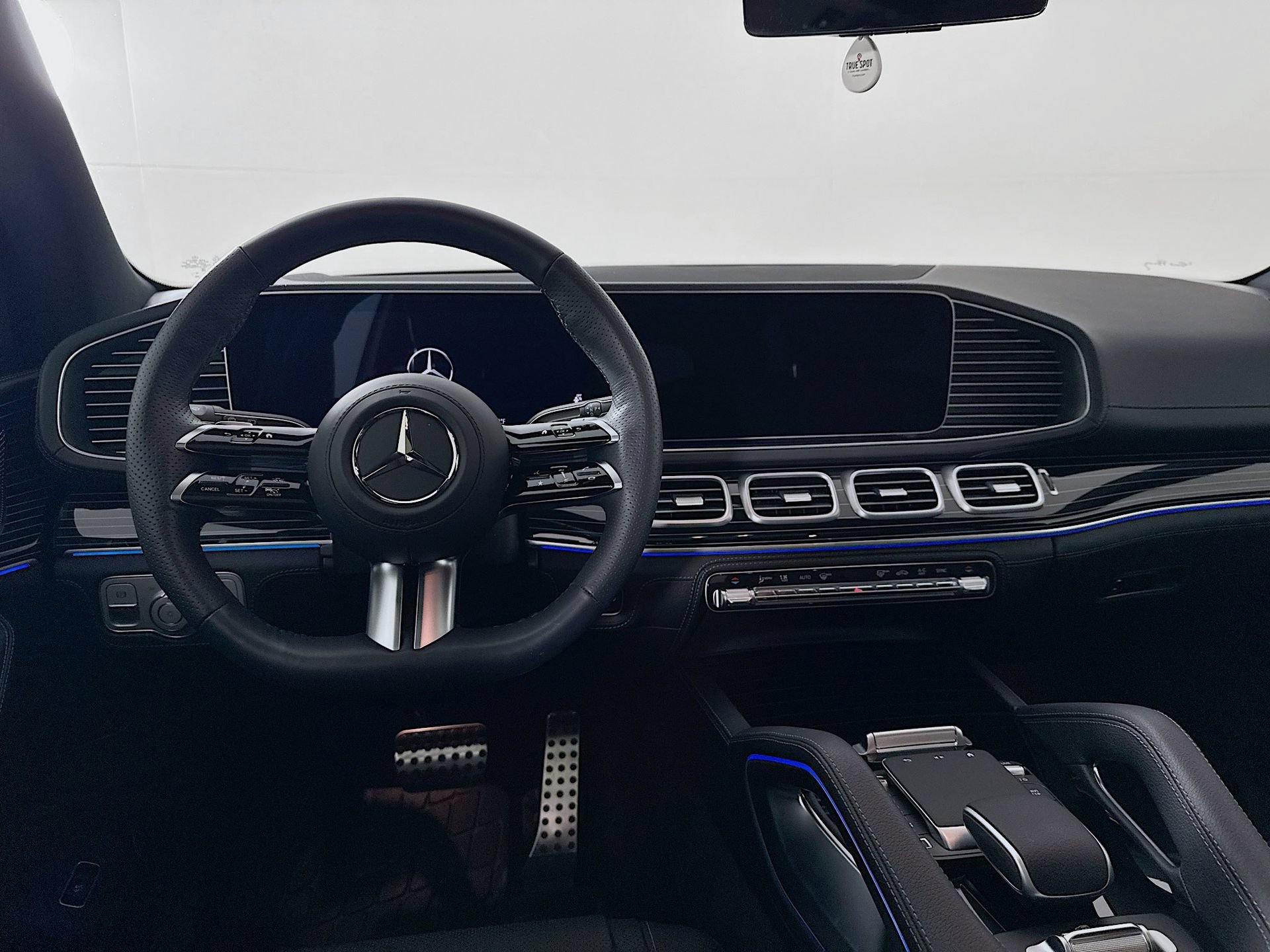 Used 2026 Mercedes-Benz GLS 580 4MATIC image 25