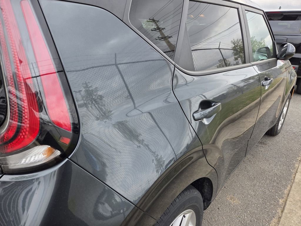 Used 2025 Kia Soul LX w/ LX Technology Package image 8