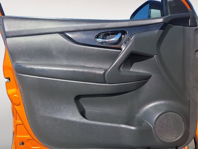 Used 2017 Nissan Rogue Sport SV w/ SV Premium Package image 13