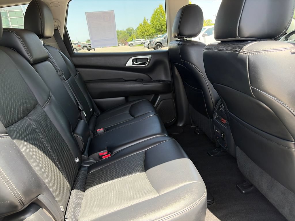 Used 2017 Nissan Pathfinder Platinum w/ Cargo Package AWD/4WD image 35