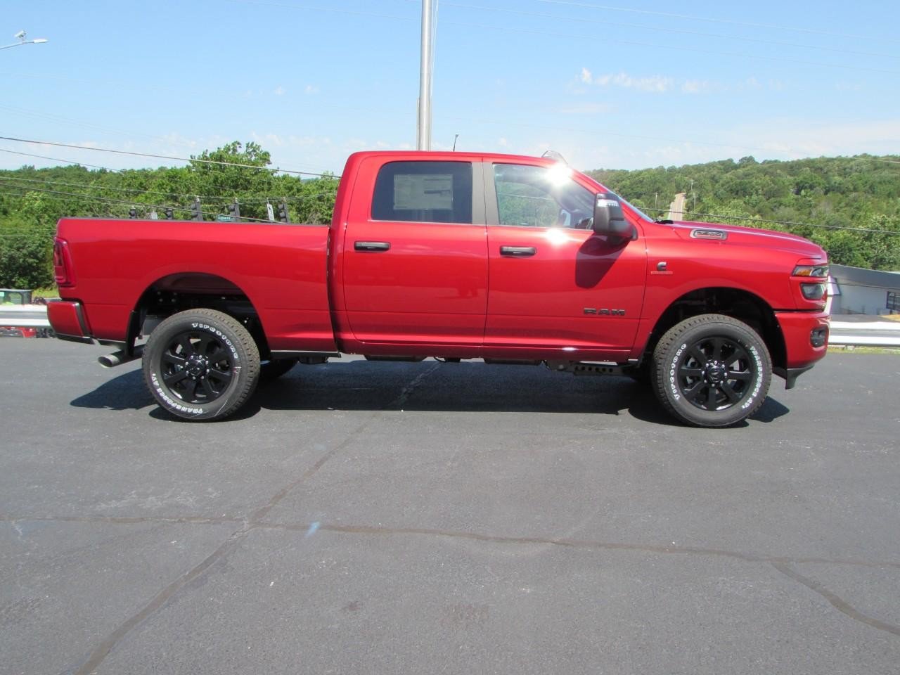 New 2026 RAM 2500 Big Horn AWD/4WD image 8