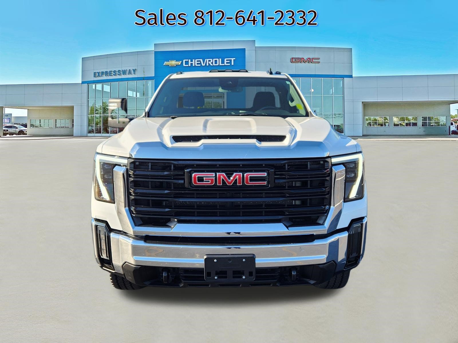 Used 2024 GMC Sierra 2500 Pro w/ Convenience Package AWD/4WD image 2