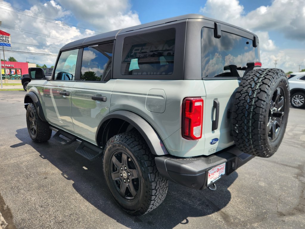 Used 2023 Ford Bronco Black Diamond AWD/4WD image 6