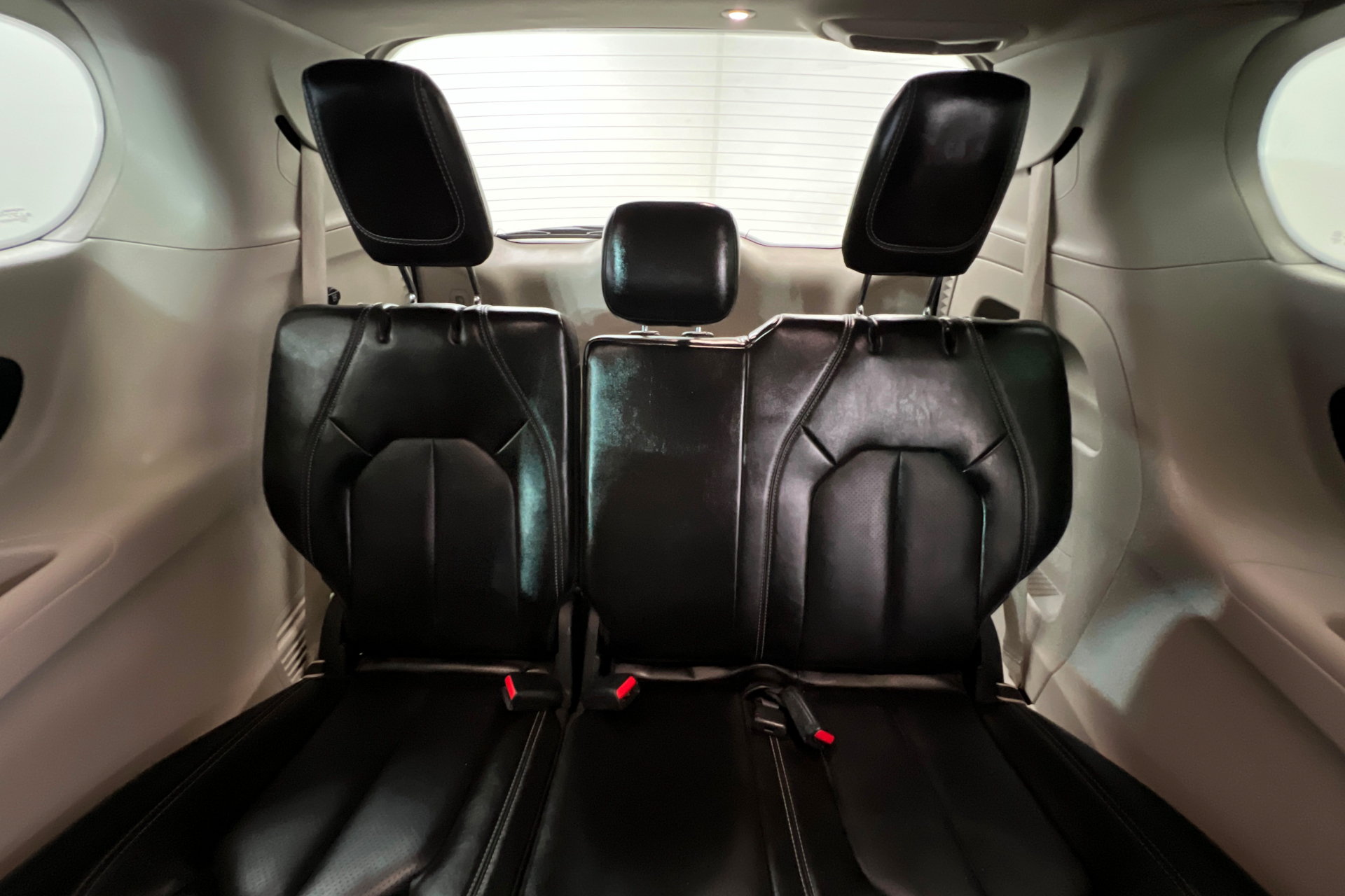 Used 2023 Chrysler Pacifica Touring-L FWD image 21