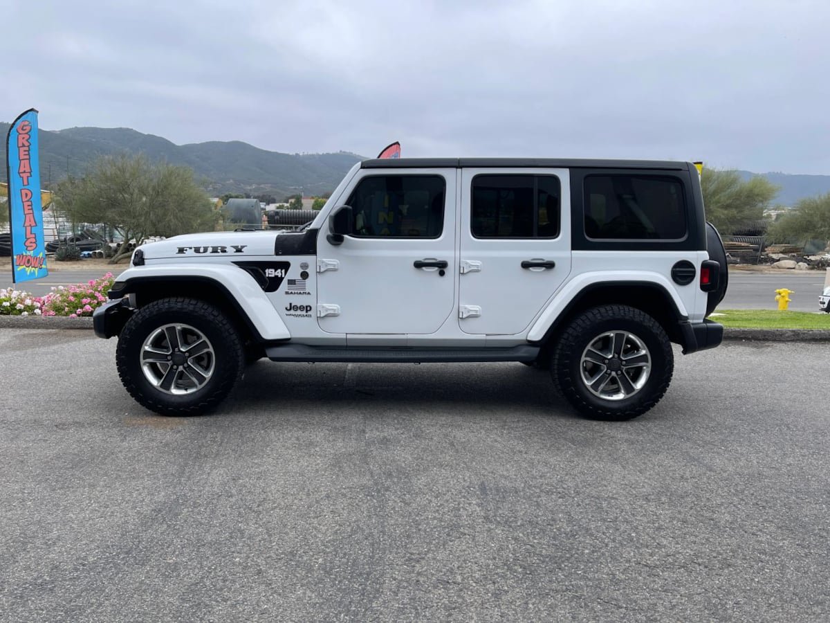 Used 2019 Jeep Wrangler Unlimited Sahara AWD/4WD image 8