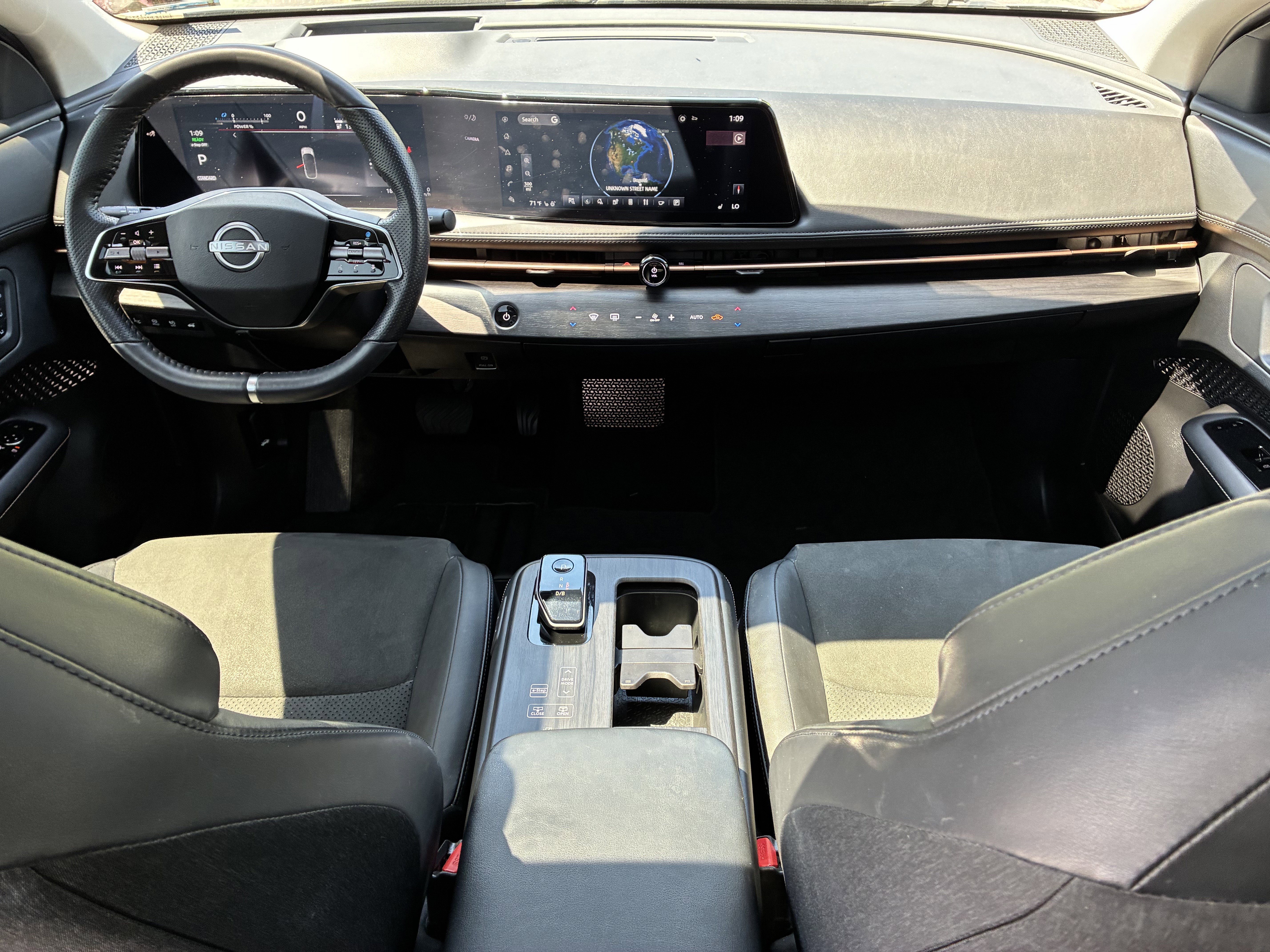 Used 2024 Nissan Ariya AWD image 19