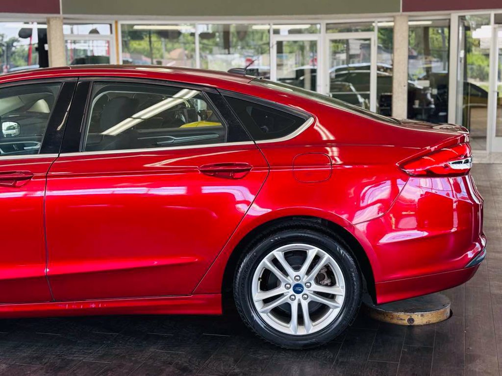 Used 2018 Ford Fusion SE w/ Fusion SE Technology Package FWD image 13