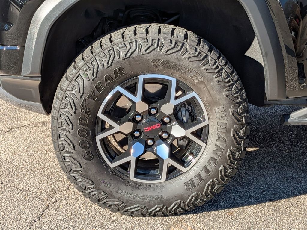 Used 2024 GMC Canyon AT4X image 9