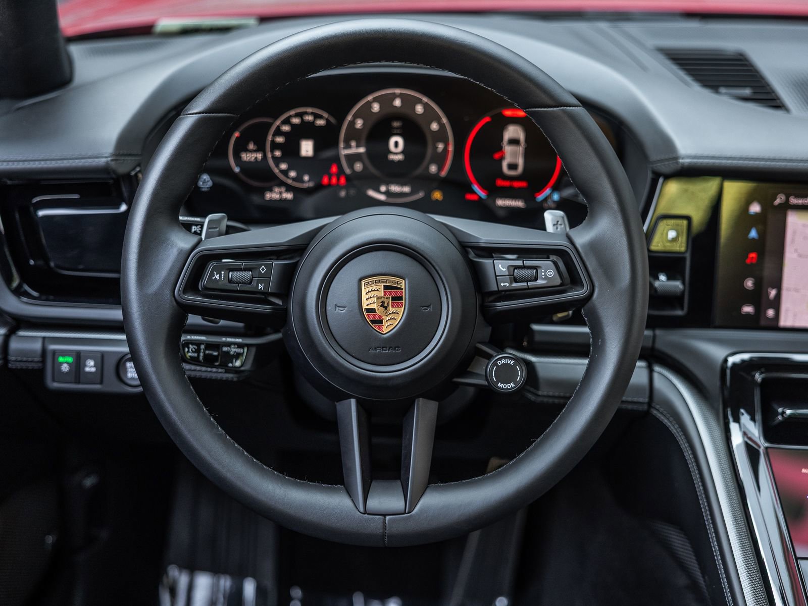 Certified 2025 Porsche Panamera 4 image 15