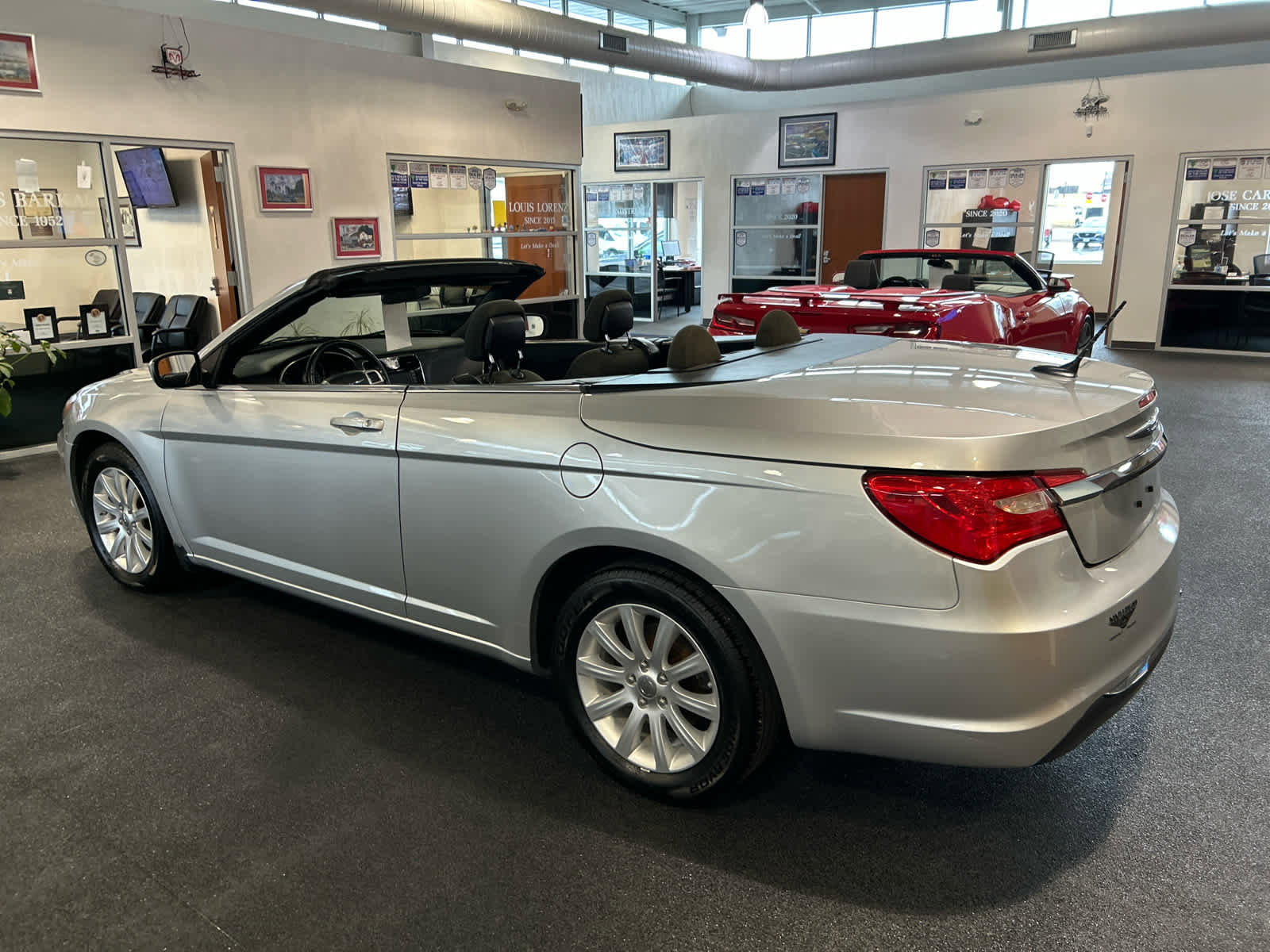 Used 2011 Chrysler 200 Touring w/ Cold Weather Group image 5