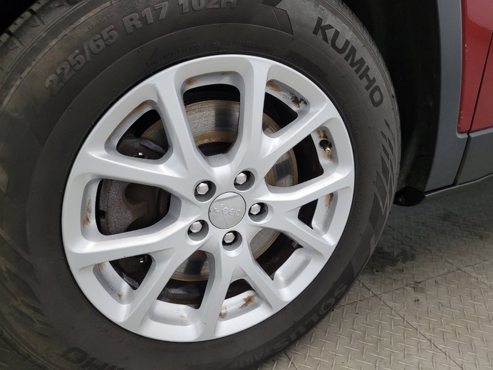 Used 2016 Jeep Cherokee Latitude w/ Cold Weather Group image 31