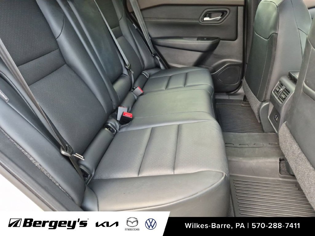 Used 2023 Nissan Rogue SV w/ SV Premium B Package AWD/4WD image 34