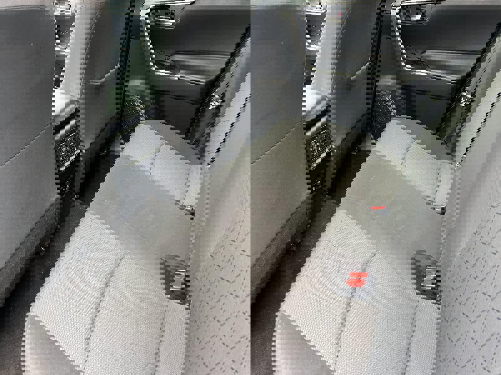 Used 2020 Toyota RAV4 XLE image 4