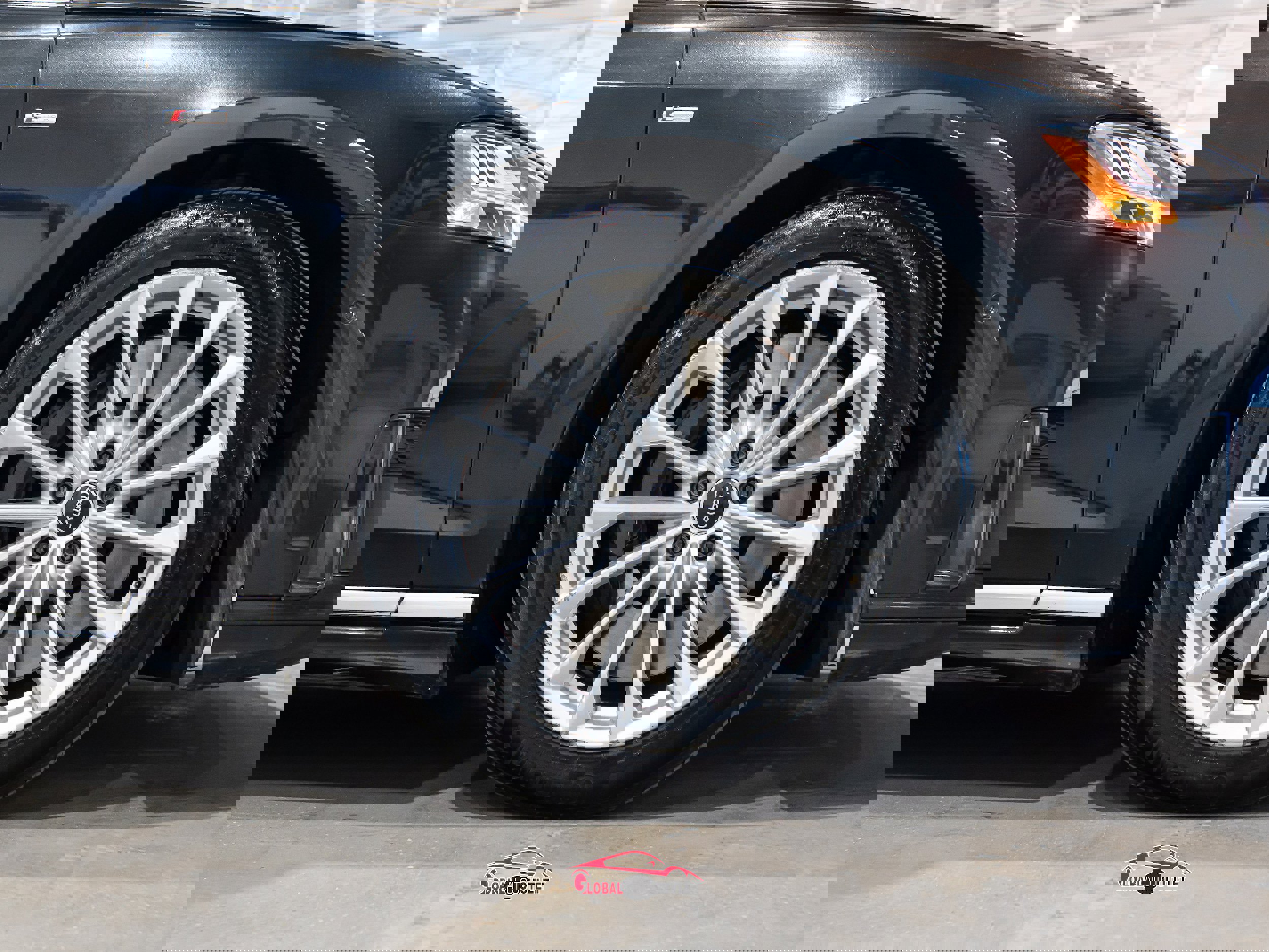 Used 2021 Audi A8 L 4.0T w/ Interior Protection Package image 9