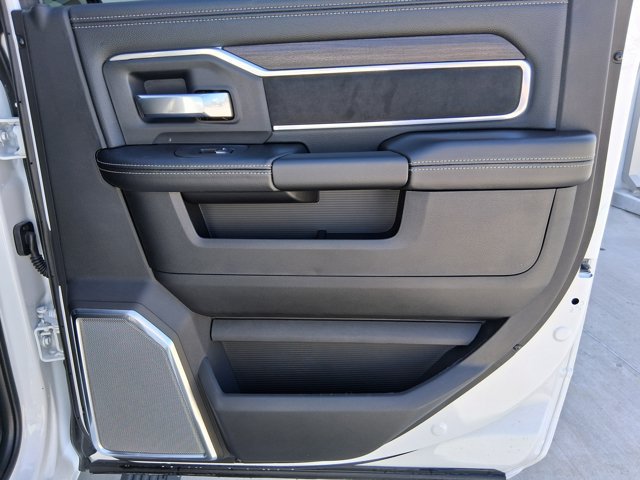 New 2026 RAM 3500 Laramie AWD/4WD image 22
