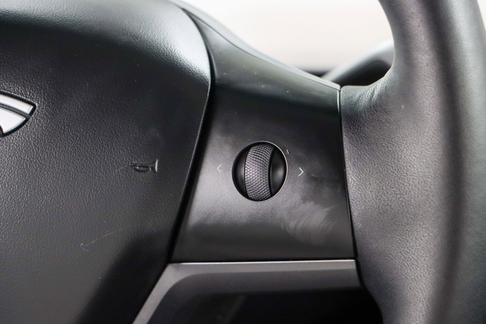 Used 2023 Tesla Model Y AWD image 14