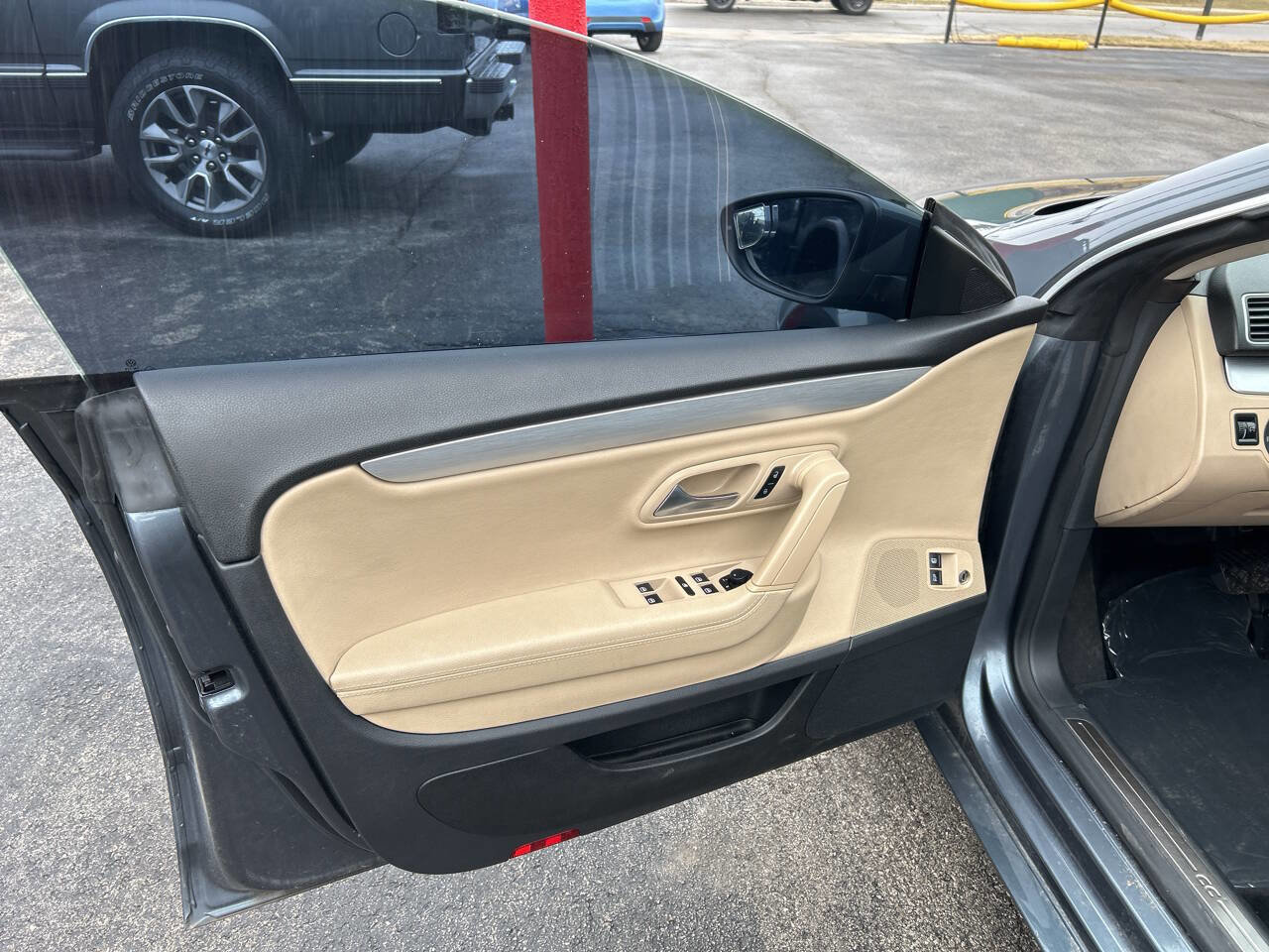 Used 2013 Volkswagen CC Sport image 9