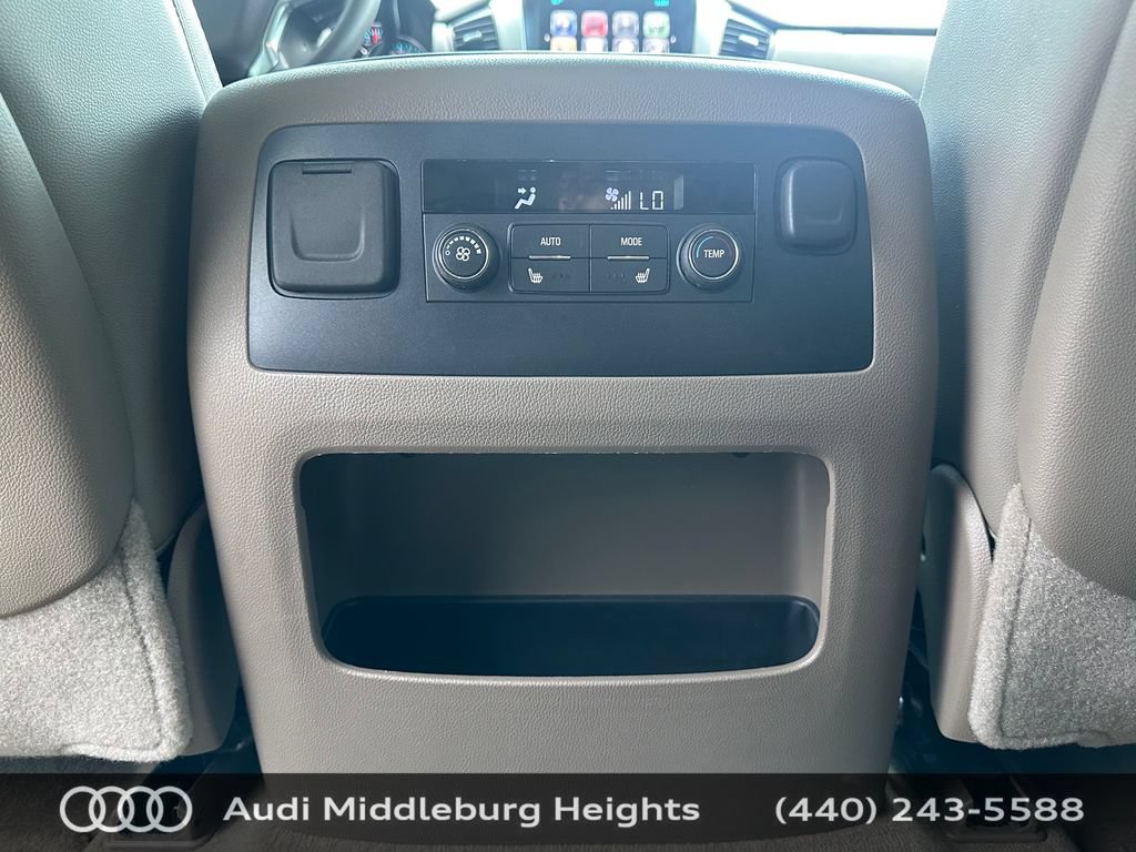 Used 2015 Chevrolet Tahoe LTZ AWD/4WD image 31