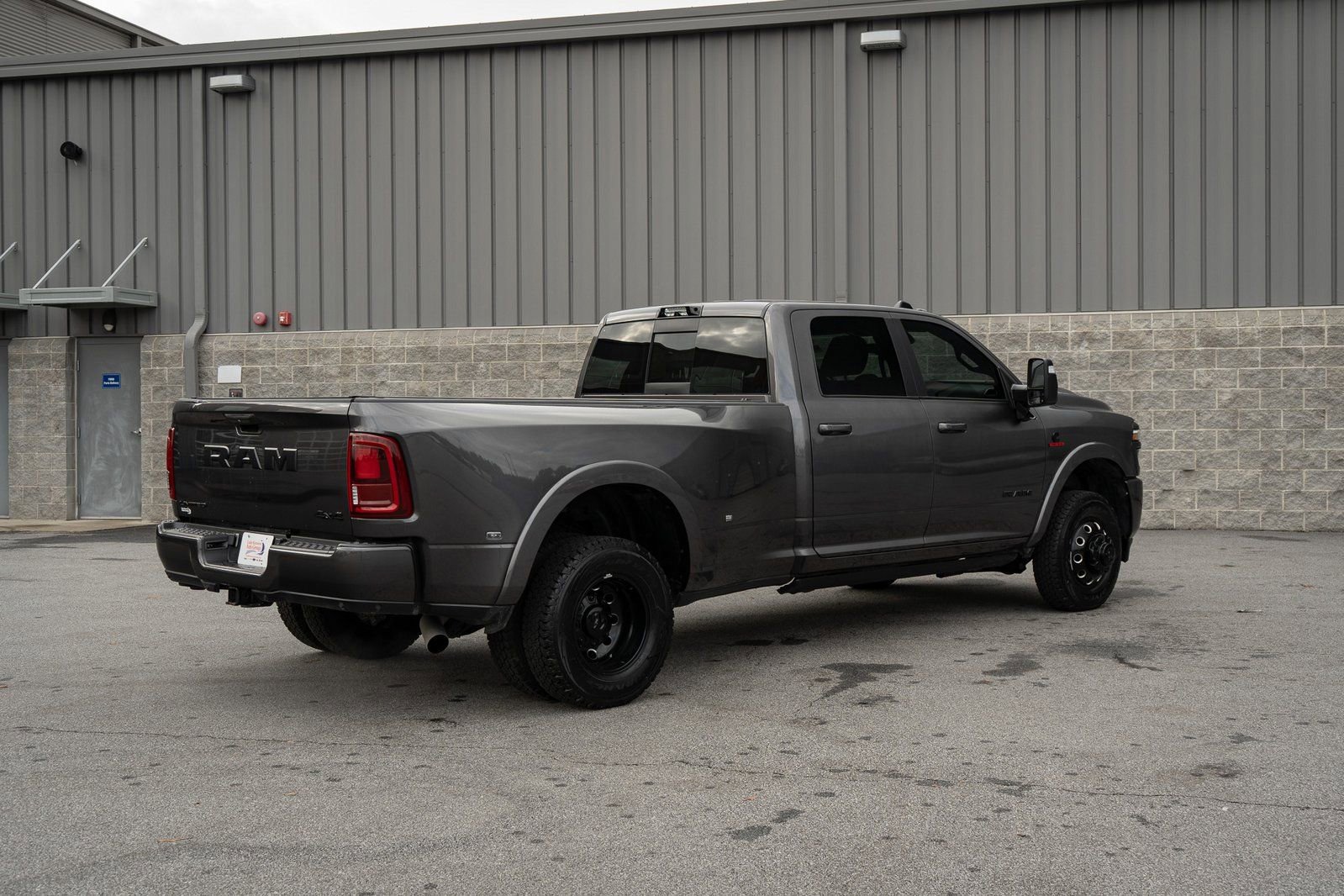 Used 2025 RAM 3500 Limited image 17