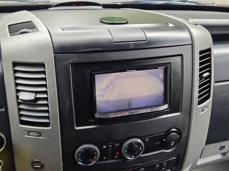 Used 2008 Dodge Sprinter 2500 w/ Accessory Group RWD image 22