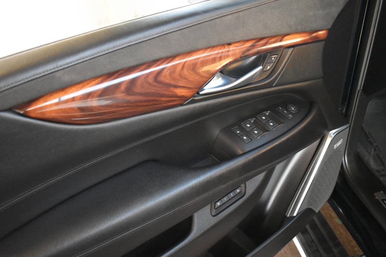 Used 2015 Cadillac Escalade Premium image 37